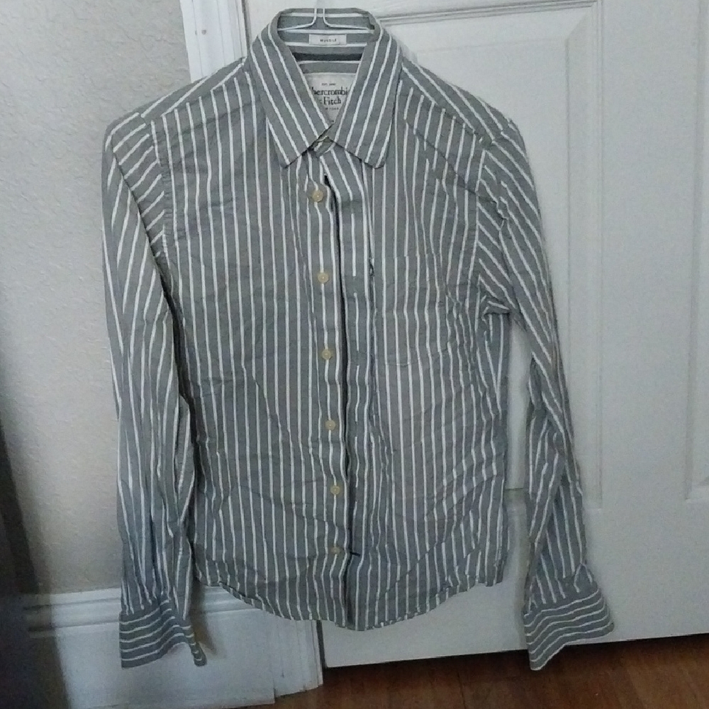 Abercrombie & Fitch Men's Gray and White Striped Shirt